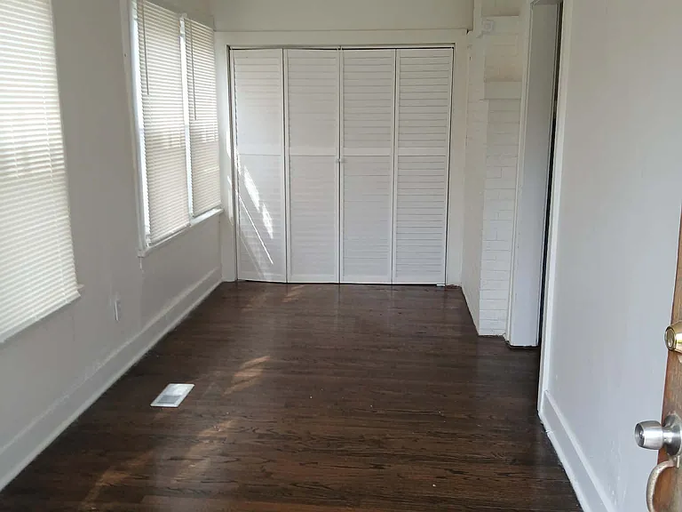 373 S Hamilton St — Photo 2