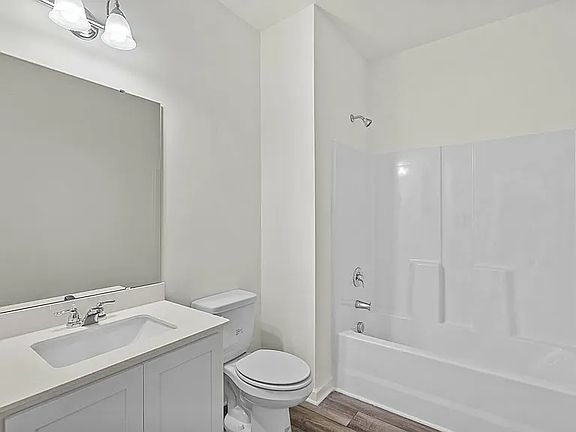 4th image of 218 Stony Brook Dr