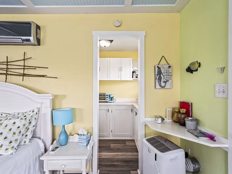 7518 Astor Dr — Photo 14