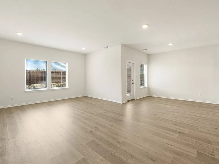 1570 Brooke Dr — Photo 13