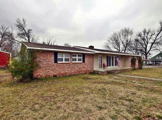 420 W Olive St, Stilwell, OK 74960