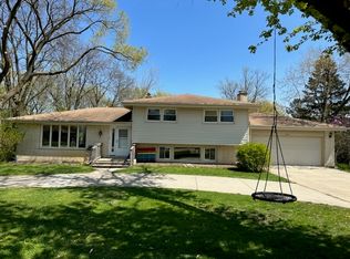 8017 Tennessee Ave, Willowbrook, IL