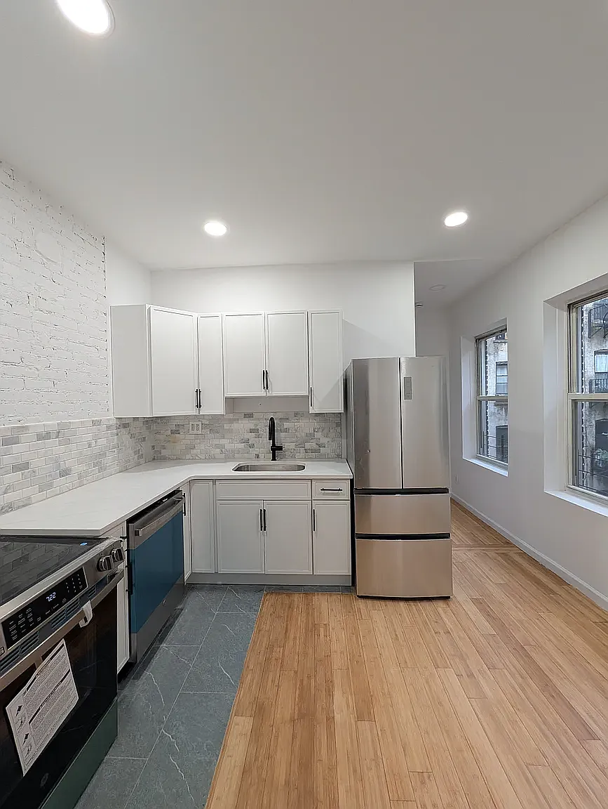 247 East Broadway — Photo 1
