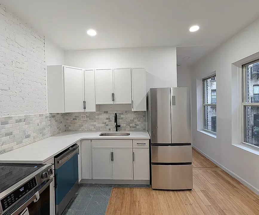 247 E Broadway #3