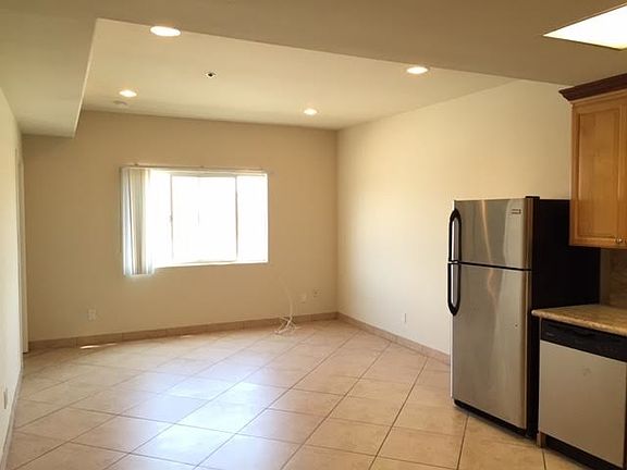 2nd image of 316 S New Hampshire Ave APT 305