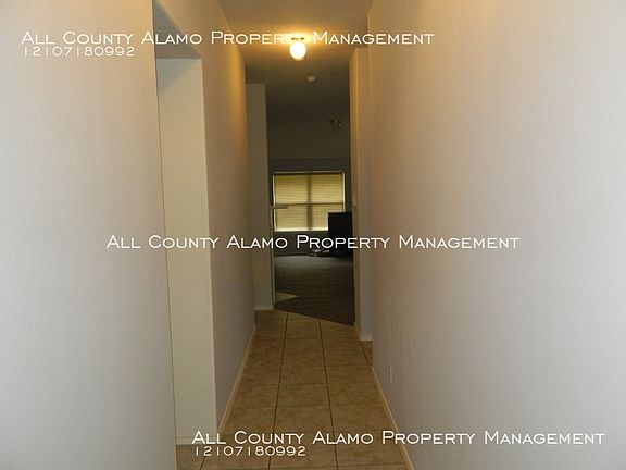 3rd image of 14926 Lantern Ln
