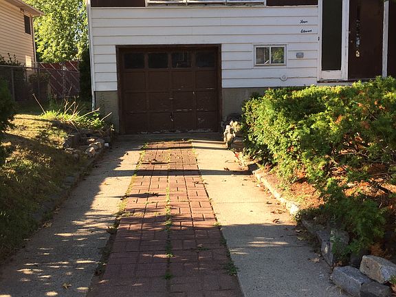3rd image of 411 Ashland Ave