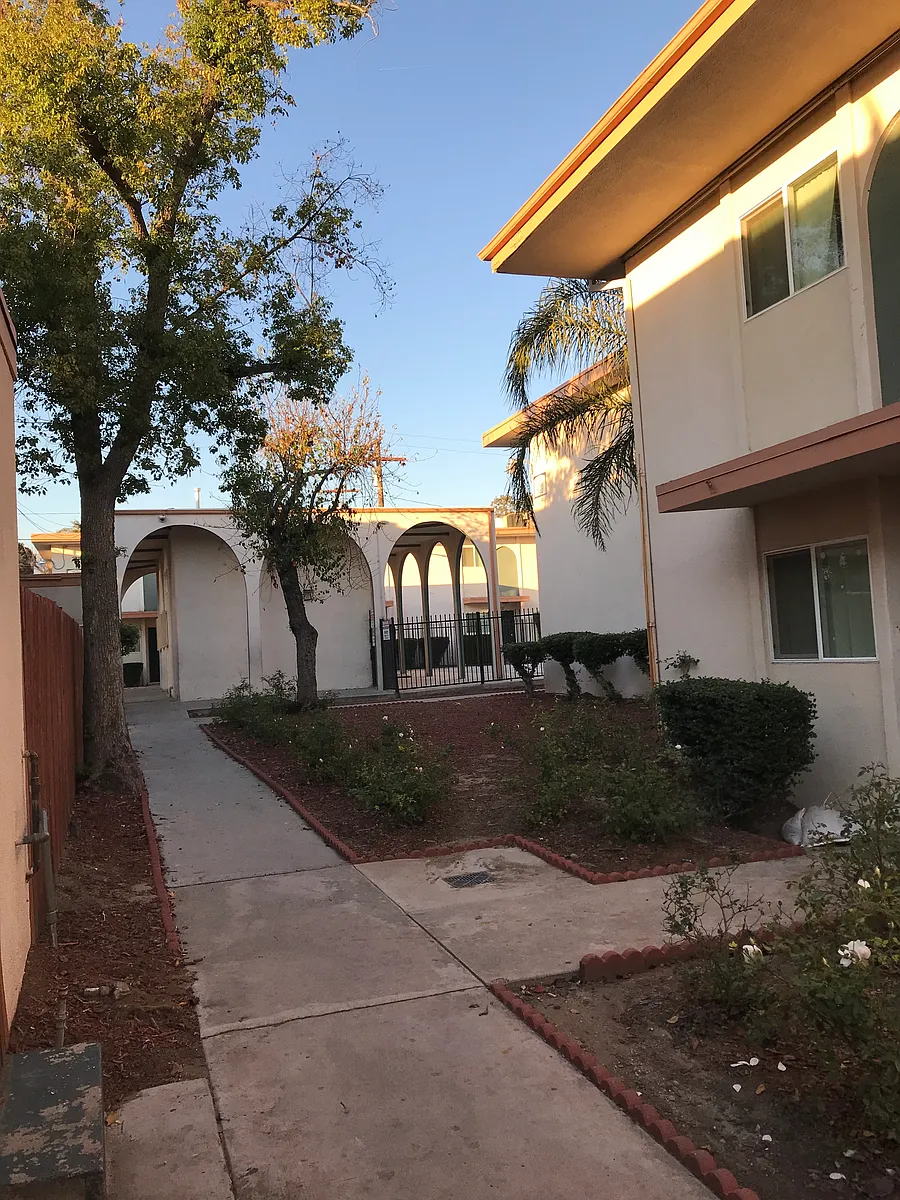 Building Photo - 7838 Sterling Ave #1