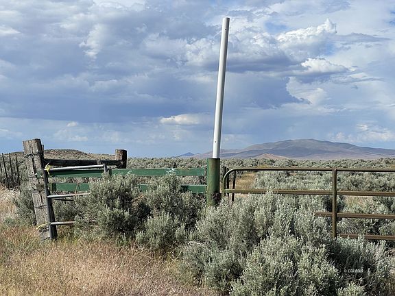 3rd image of Button Point Rd