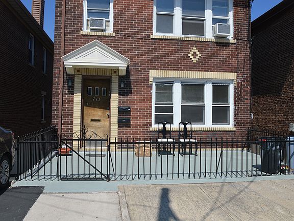 4th image of 711 Grand Ave