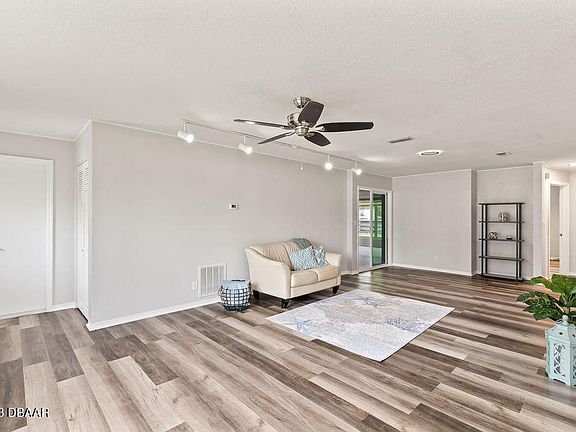 4th image of 1400 Golfview Dr