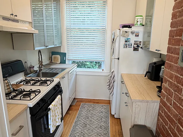 54 Lothrop St #6 — Photo 12