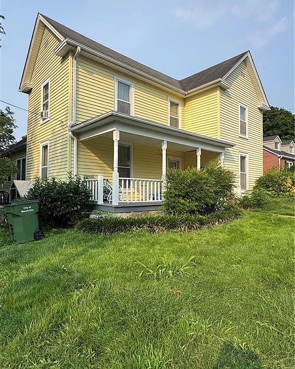 1st image of 132 Orchard St