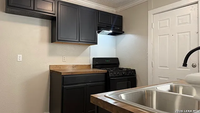 3 bed, 1.0 bath, 1644 sqft, $1,400 — Photo 2