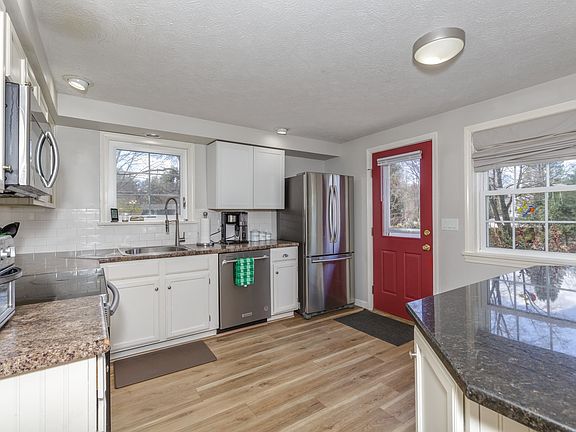 3rd image of 6 Crawford Road