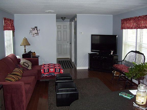 5th image of 32 Sycamore Dr