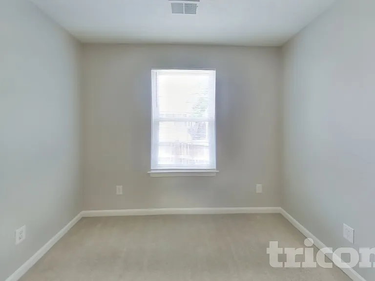 120 Oakbrook Village Rd — Photo 12