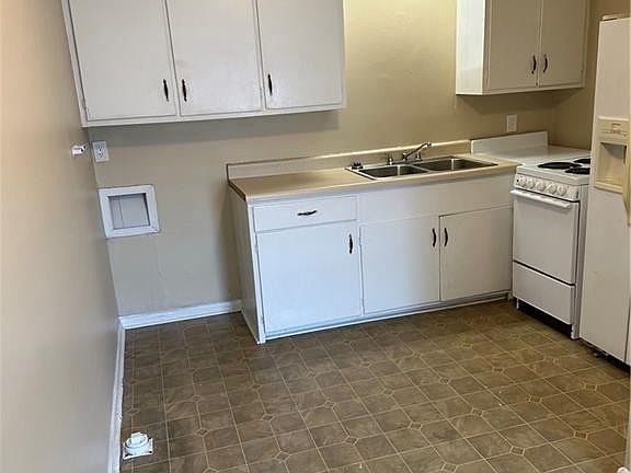 4th image of 200 Post Ave #2