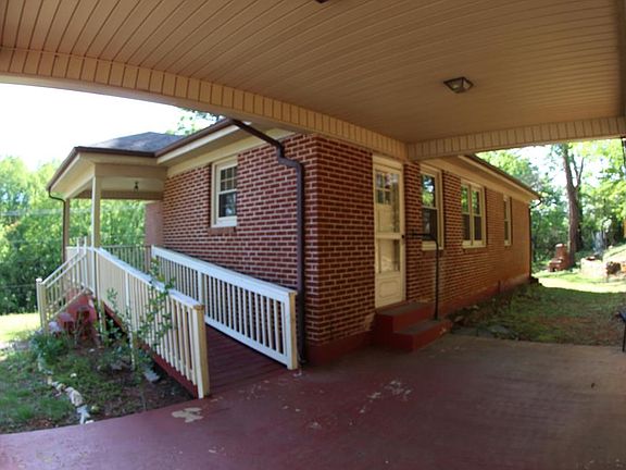 3rd image of 318 W Blue Ridge St