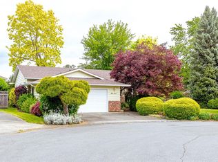 6084 Trillium Way, North Cowichan, BC V9L 4T5