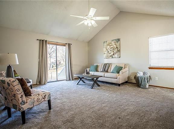 5th image of 1200 NE Birchwood Dr