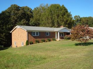 3931 13th Street Cir NE, Hickory, NC 28601