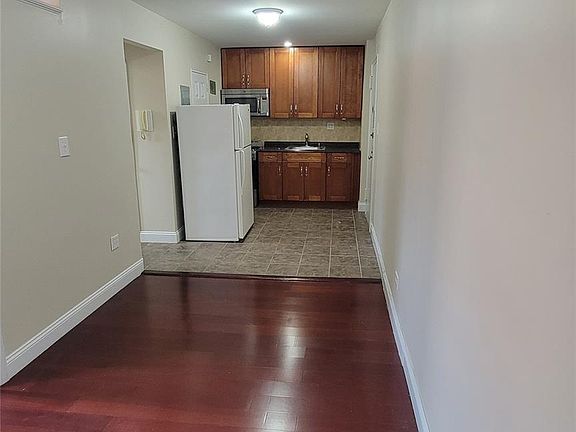 3rd image of 141-60 84th Rd APT 6F