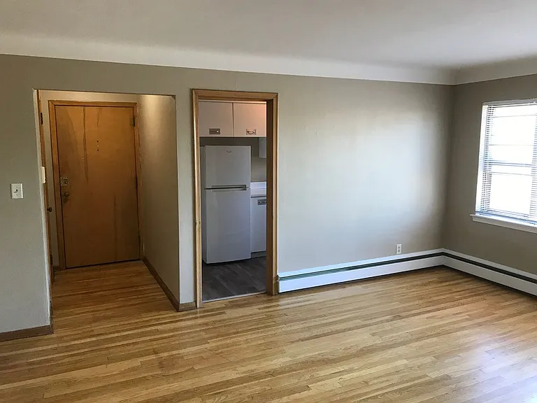 1573 Hartford Ave — Photo 25