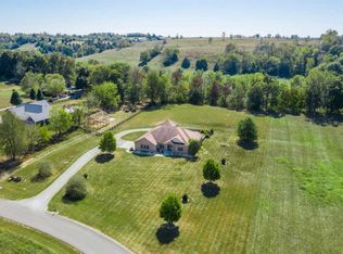 40 Lakeside Dr, Lancaster, KY 40444