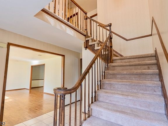 4th image of 15 Torbet Dr