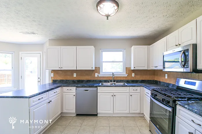 444 Grove Park Dr — Photo 7