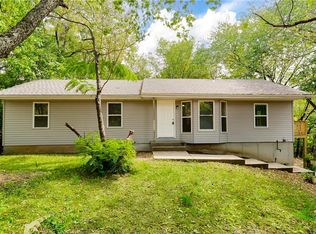 18009 E Hidden Valley Rd, Independence, MO 64057