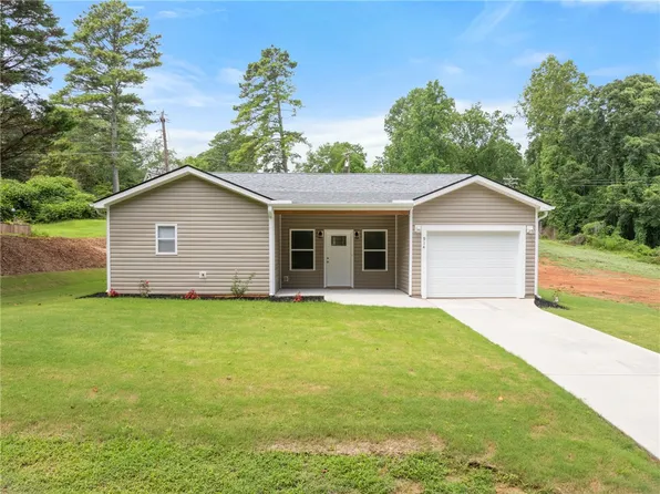 914 Smith Grove Rd, Easley, SC 29640