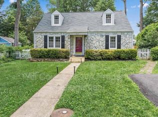7312 Poplar Ct, Falls Church, VA 22042