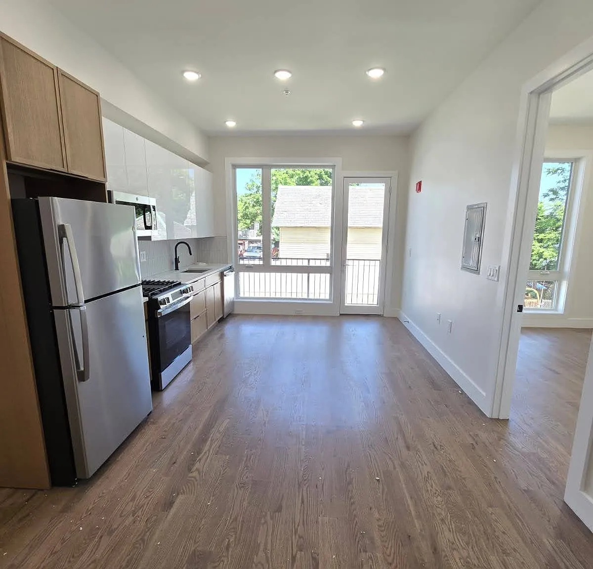 2 bed, $2,400 — Photo 3