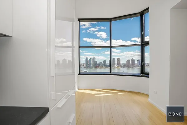 Rented by Bond New York | media 18