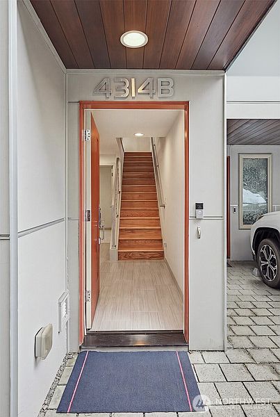 3rd image of 4314 Whitman Avenue N #B