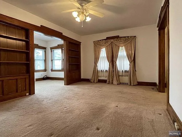 2 bed, 950 sqft, $2,400 — Photo 2