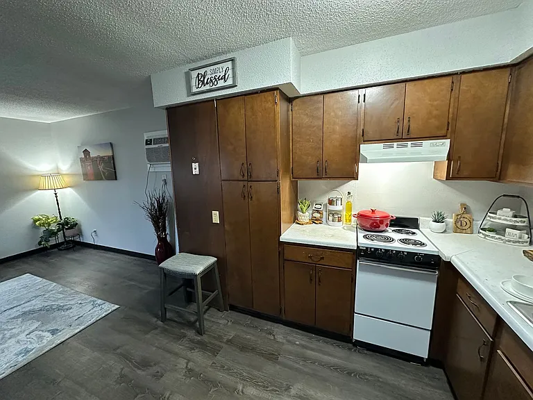 322 S Washington St — Photo 8