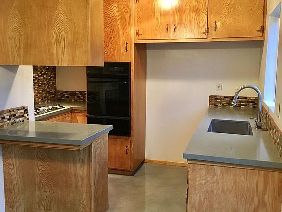 2nd image of 90 Hurlbut St #3