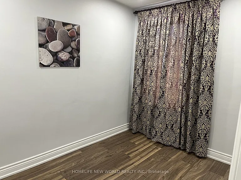 19 Britannia Ave — Photo 8