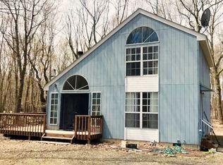 109 Pear Tree Ct, Bushkill, PA 18324