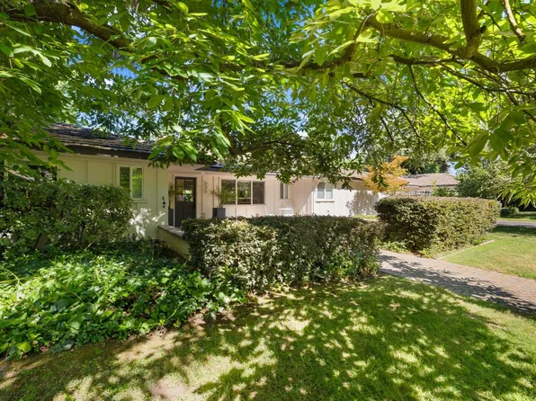 633 Shangri Ln, Sacramento, CA 95825