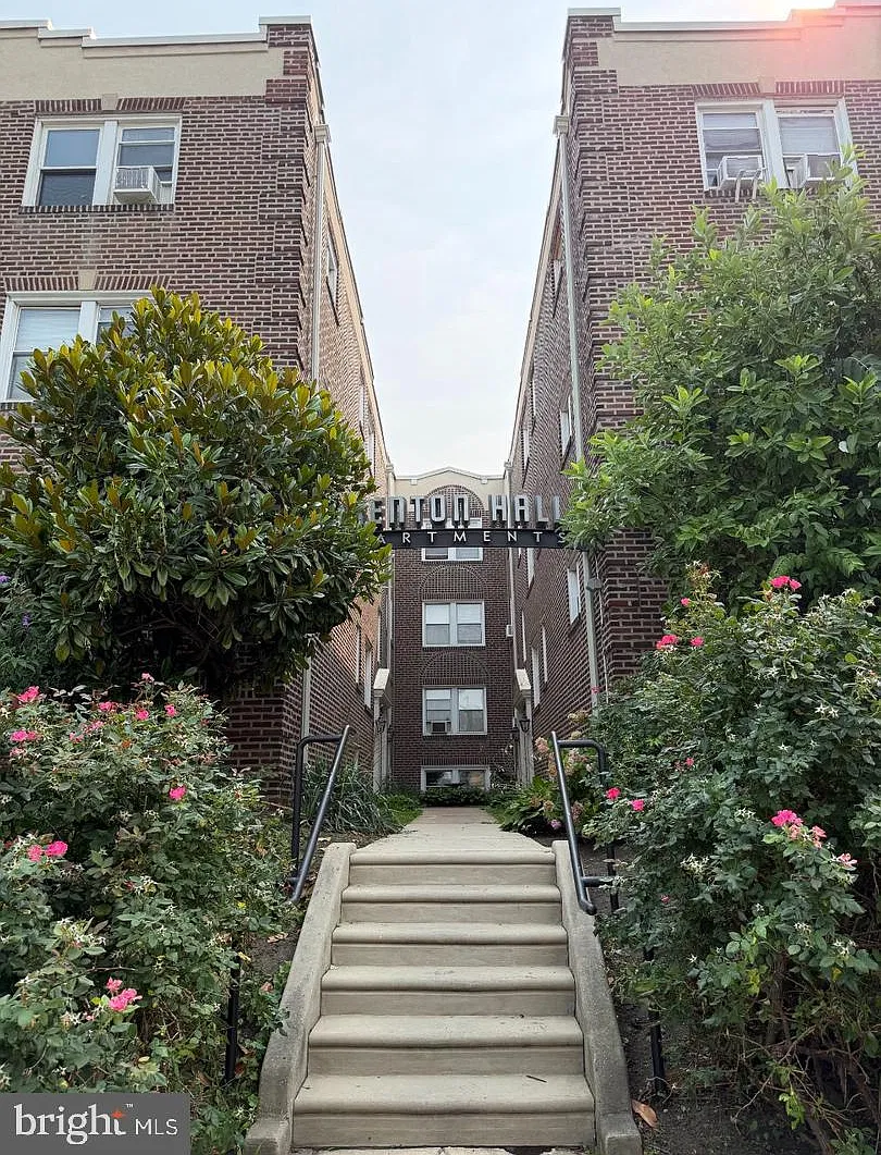 1 bed, 1.0 bath, 800 sqft, $1,150 — Photo 2
