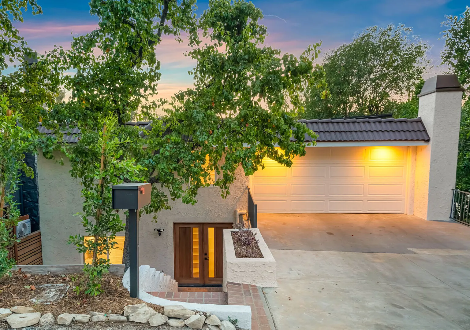 Hillside Luxury Retreat with Pool, Views & Designer Finishes — Photo 1