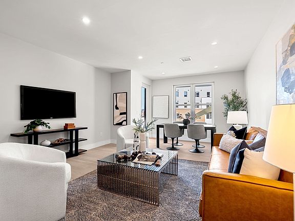 4th image of 27 Guild St #106