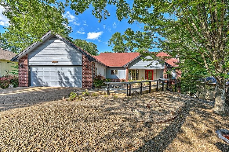 1st image of 3 Breton Ln