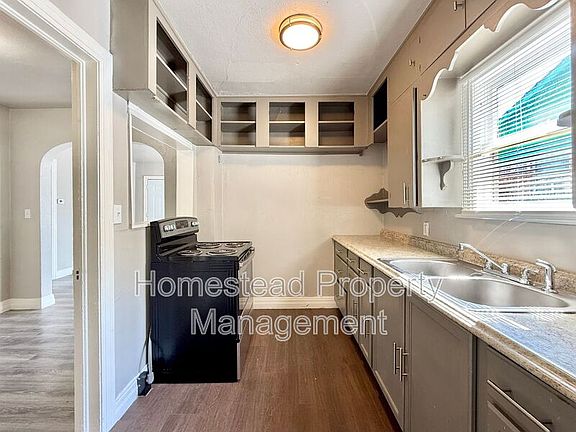 4th image of 1719 NE 18th St