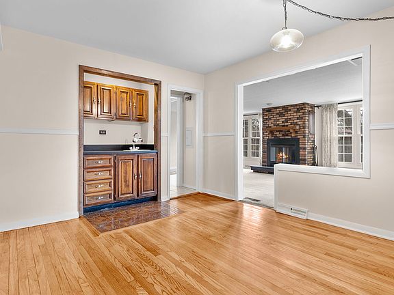3rd image of 229 Terry Ln