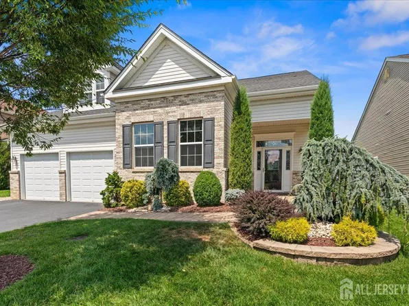 130 Cobblestone Blvd, Monroe Township, NJ 08831